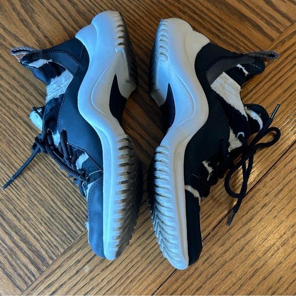 Sam Edelman Meena Black & Cream Frayed Fabric Striped Chunky Sneakers Size 5 - Picture 5 of 8